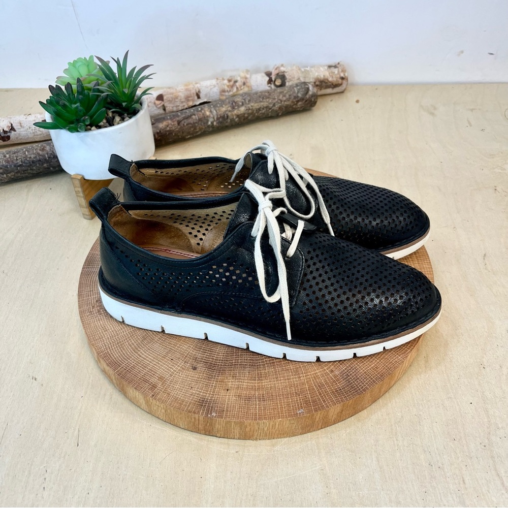 Trask | Lena Perforated Leather Sneakers Size 38/7.5 - Picture 9 of 16